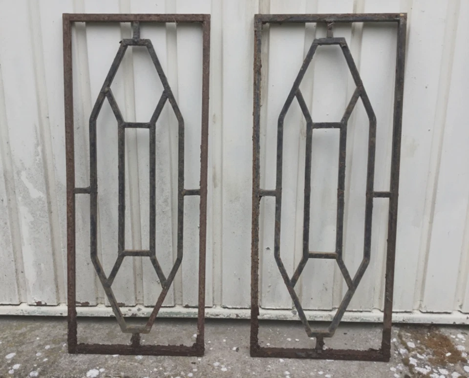 Paire grilles anciennes garde corps balconniere fenêtre, art deco fer forgé - Photo 1/4