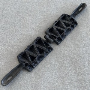 C Palmer W Newton PA 351 Pyramid Sinker Mold Makes Sinkers in 1 2 3 4 & 5 Ounces