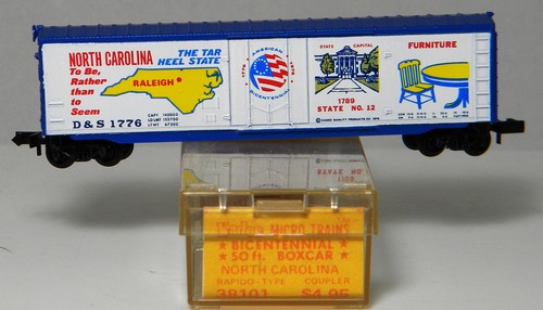 Coche de carga N Kadee/MTL #38101 50' puerta enchufable bicentenario NC State Car #D&S 1776 | Zustand: Used