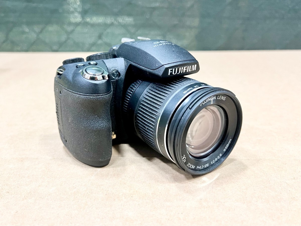 Fujifilm FinePix HS Series HS10 / HS11 10.3MP Digital Camera