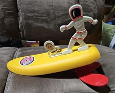 Surfer Dudes Wave Powered LEGENDS Mini Surfer Outdoor Boomerang Beach Toy Monkey