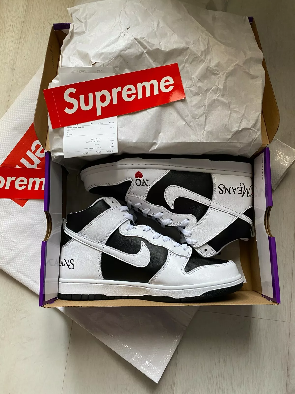 Supreme x Nike SB Dunk High By Any Means (Noir/Blanc) ROYAUME UNI 8,5 US 9,5 EN MAIN