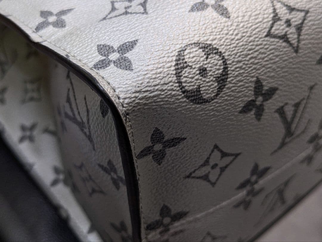 Limited Edition Vuitton Split Tote Eclipse Bag Gi… - image 4