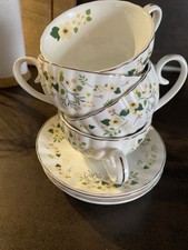 4schöne Teetassen mit Zarten Blümchen Porzellan