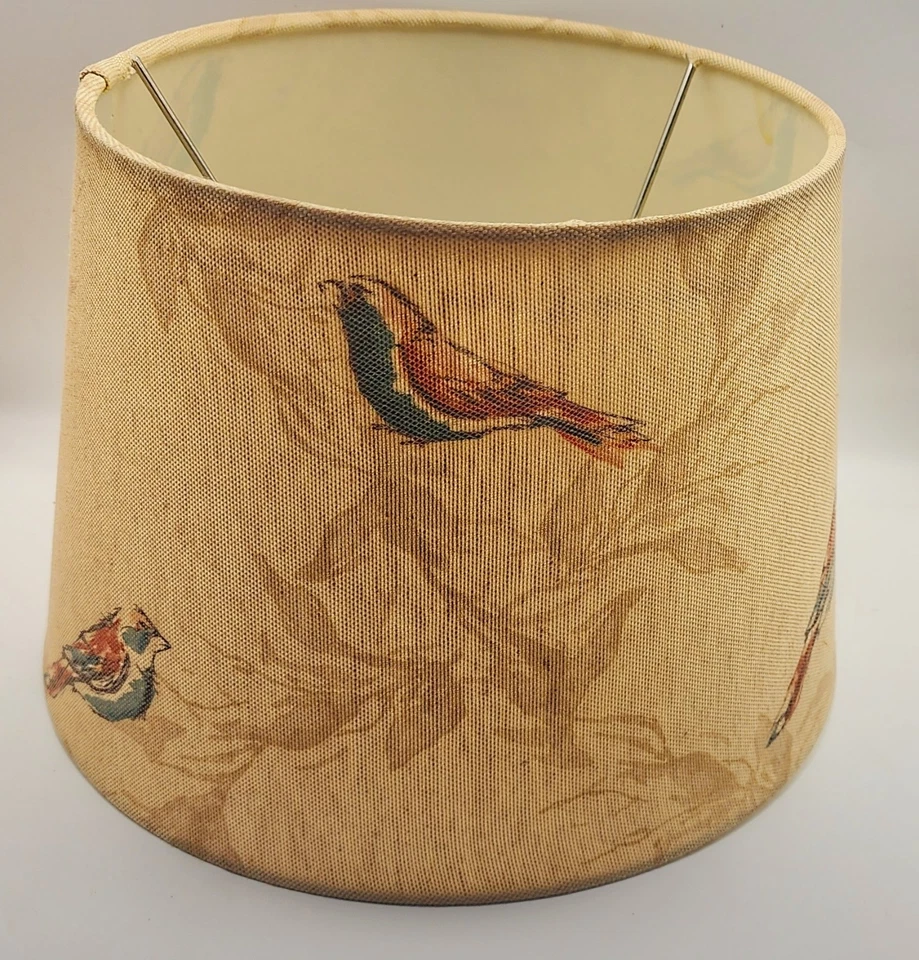 Lámpara de 8" de alto con estampado botánico y aves con clip Cottagecore 9" de diámetro Foto 2 de 4