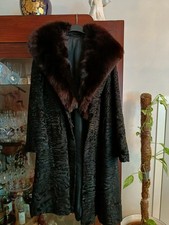 Pelliccia di ASTRACAN  colore nero con collo di Volpe , Taglia 44