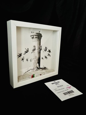 バンクシー BANKSY THEWALLEDOFFHOTELBOX SET Banksy - The Walled Off Hotel - Box Set | eBay