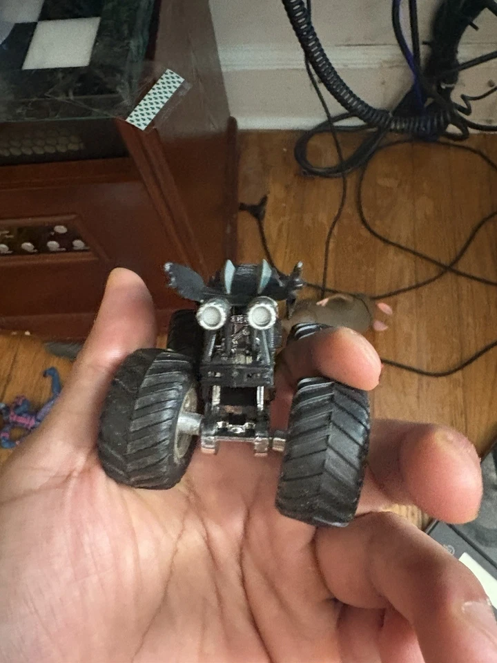 Hot Wheels Monster Jam BATMOBILE Batman Truck 2 Time Racing Champion 1:24 - Image 4 of 4