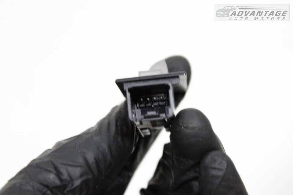 2017-2022 CHRYSLER 300 FRONT LEFT OR RIGHT UNDER DASH PANEL LED LIGHT LAMP OEM - Image 4 of 4