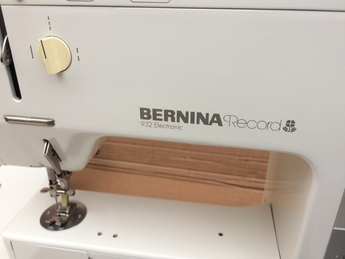 Vintage Bernina 932 Record Electronic Multi-Decorative Stitch Sewing machine. - Picture 18 of 24