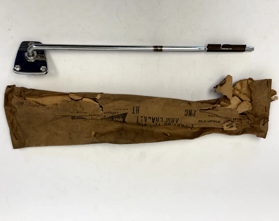 1957-1958 Dodge Plymouth Chrysler Desoto Sun Visor Arm & Bracket 1775948 NOS - Image 3 of 4