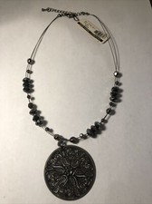 New York and Company 14 inch to 16 in choker pendant