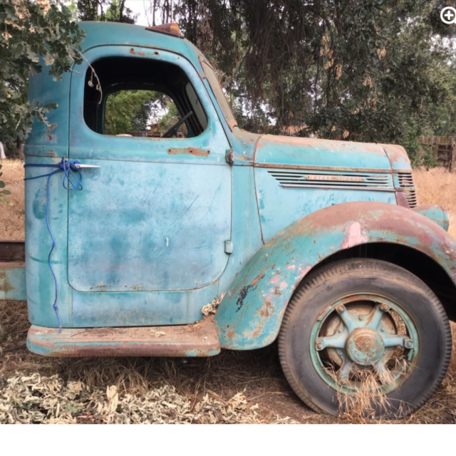 1938 IHC D-30 Cab and Chassis