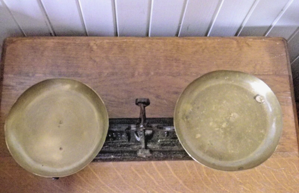 Balance ancienne fonte force 1 Kg gravée L. Pirotte plateaux cuivre Monogr. PT - Photo 2/4