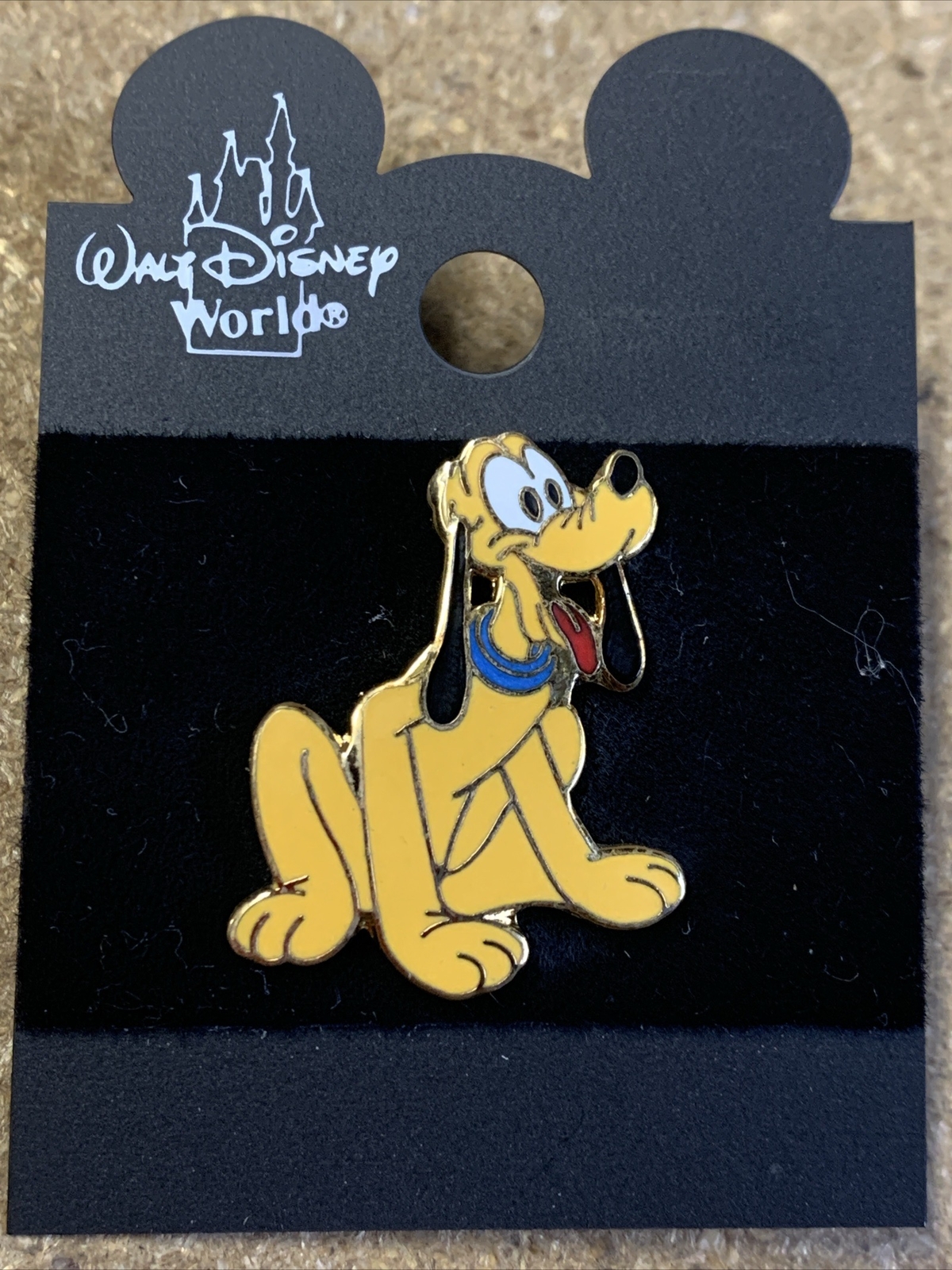 Disney Pin Trading Around the World Pluto Pin Walt Disney World.