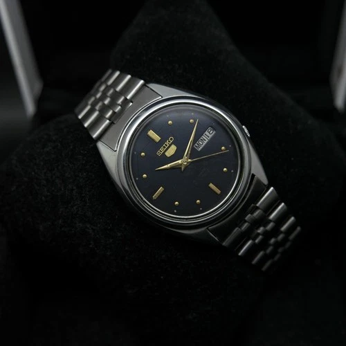 Vintage Seiko 5 Automatic 1983 Watch Day-Date Ref. 7009-3110 - Watch