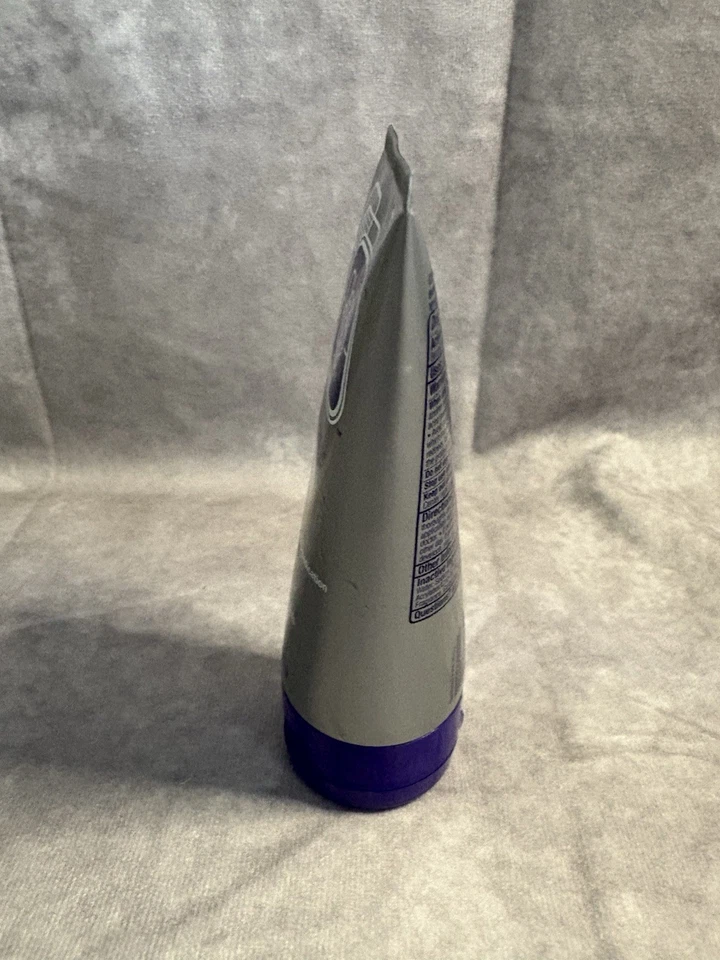 Clean & Clear Advantage 3-in-1 Exfoliating Cleanser 5oz – Discontinued Formula - Image 4 of 4