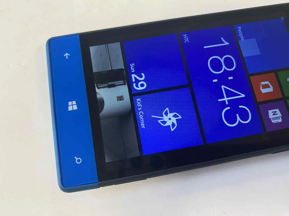HTC Windows Phone 8S (PM59100) Smartphone UNLOCKED Microsoft Window Mobile - Image 2 of 4