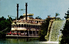 Postcard Mark Twain's Steamboat Frontierland Disneyland Anaheim California L6