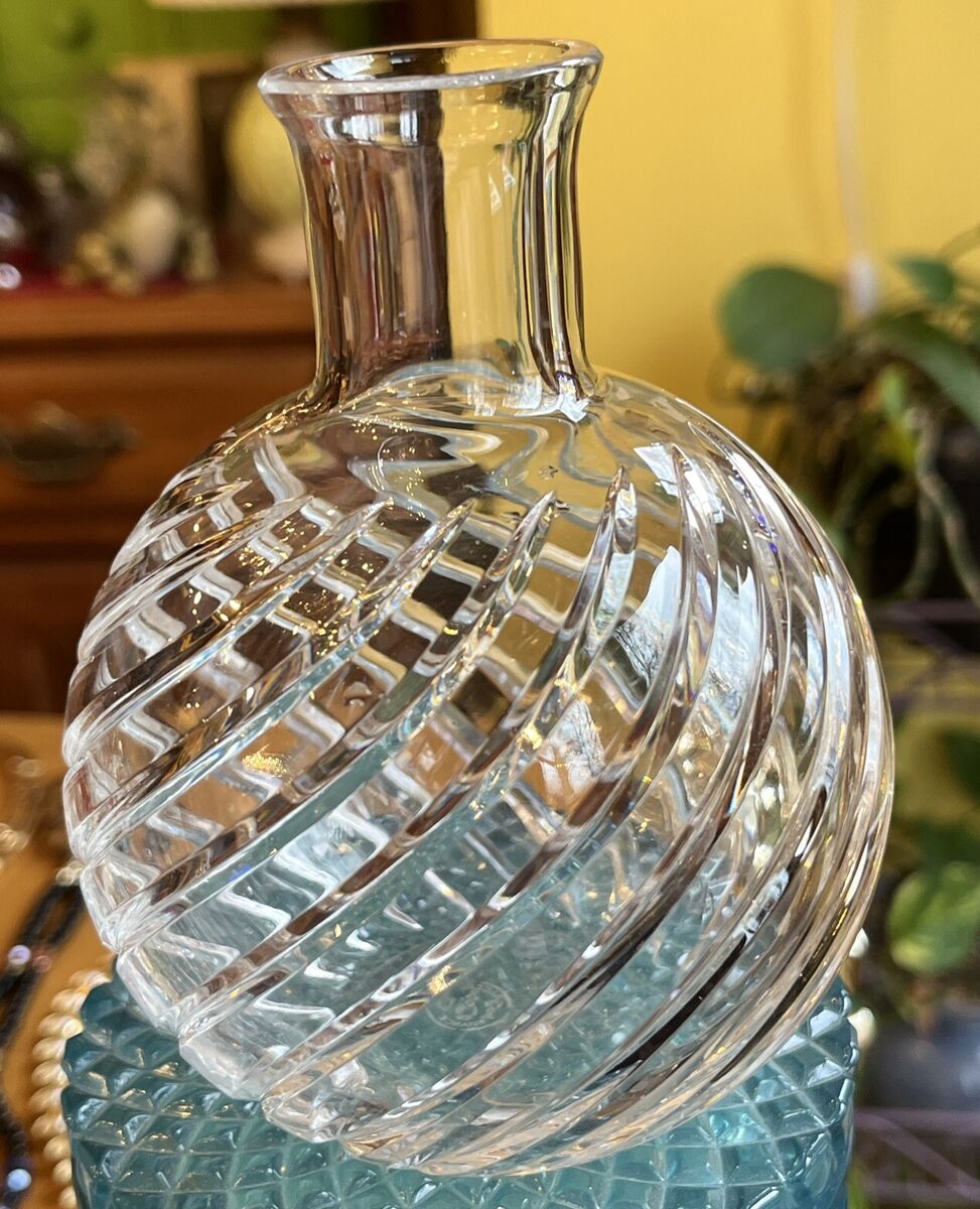 Vintage 1990s Baccarat Crystal Cyclades Flower Vase Carved Vintage 1990s Baccarat Crystal Cyclades Flower Vase Carved