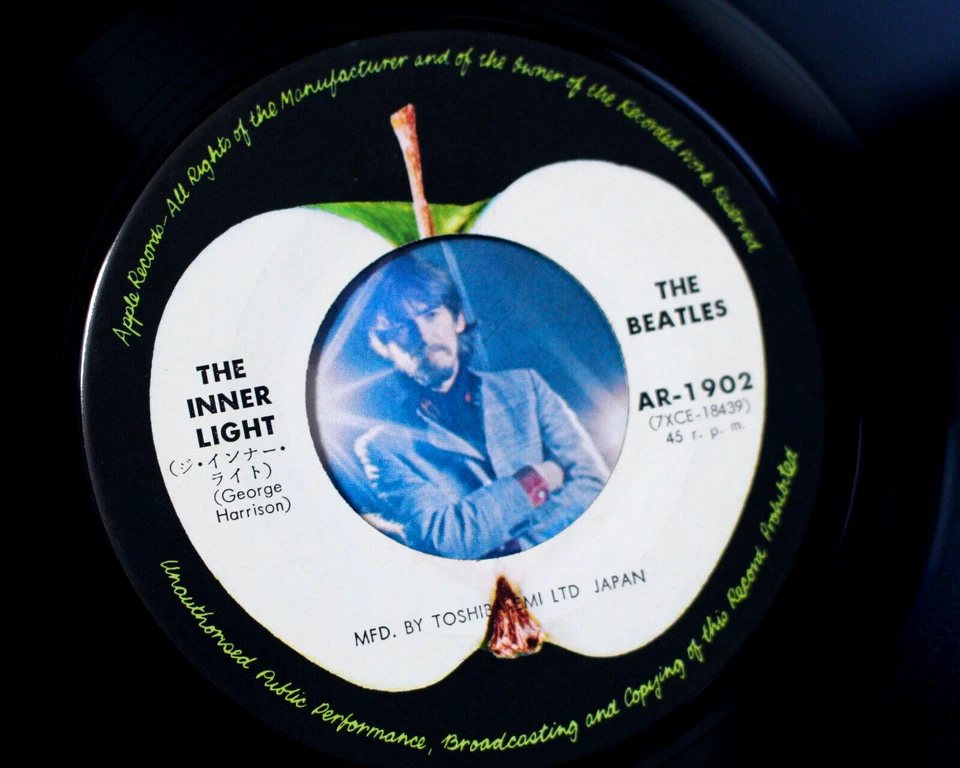 PRISTINE ORIGINAL 1968 THE BEATLES 7"  VINYL 45 INNER LIGHT GEORGE HARRISON NM - Image 4 of 4