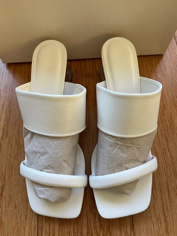 NWT Anne Klein Wedge Gaia Woman Sandals Iflex Technology White 2.5" Heel Sz 8.5