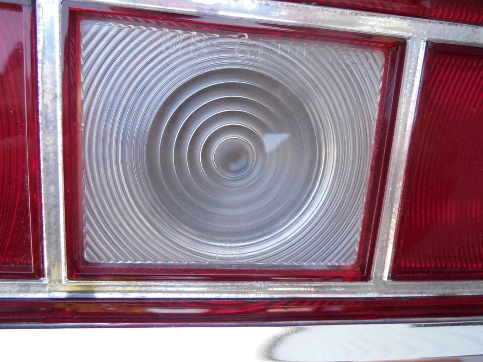 Par de conjuntos de lámparas traseras Mercury 1961 originales usadas Foto 3 de 4