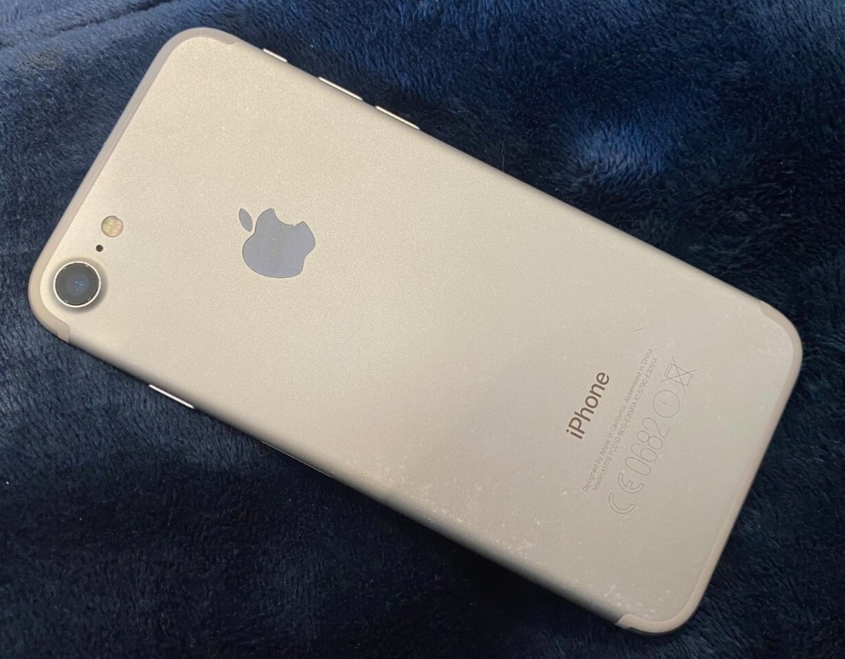 Apple iPhone 7 32GB White, iOS 15.7.3, 4G Unlocked Good Battery