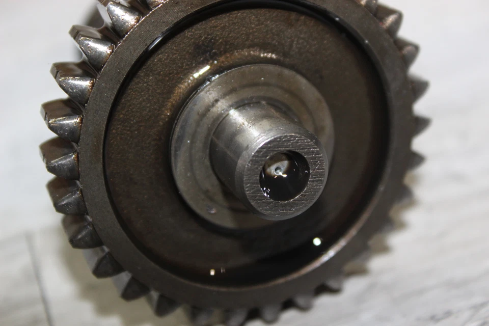 Suzuki Quadrunner 185 Lt185 1984 transmisión 2x4 engranajes tranny rueda loca inversa  Foto 3 de 4