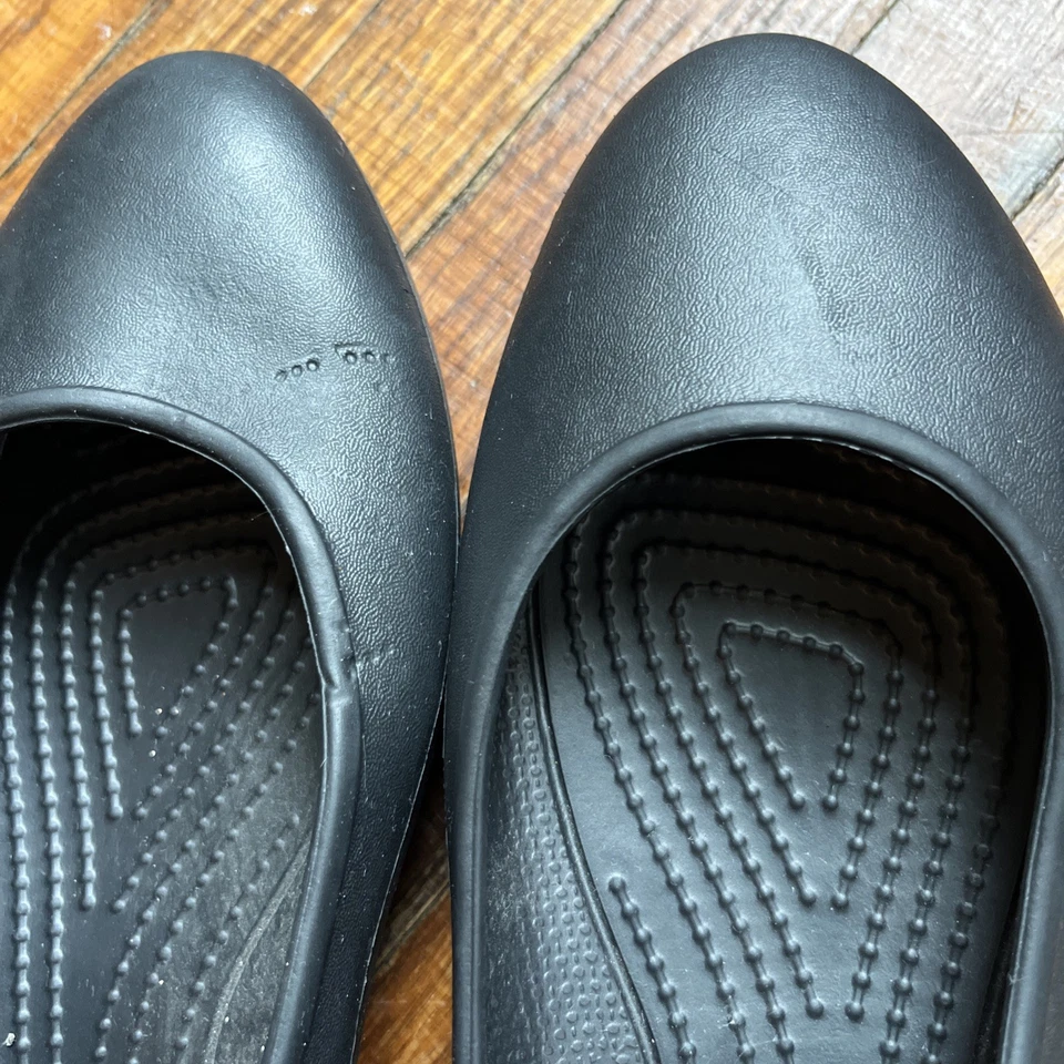 Nuevos planos de ballet Crocs Laura negros cómodos para mujer talla 8 Foto 2 de 4
