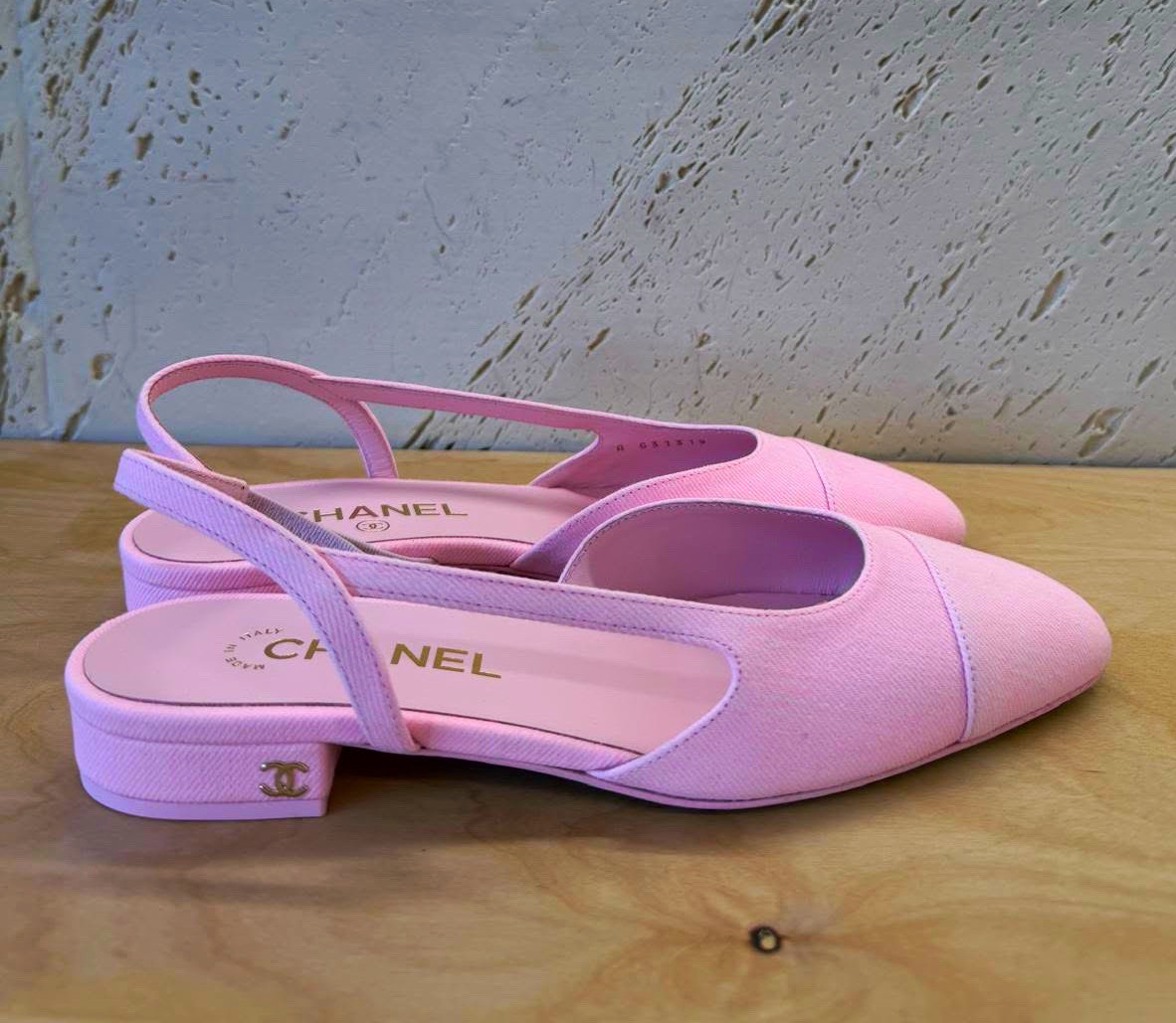 CHANEL Pink Leather Slingback Flats Almond Toe Logo Accent Women's