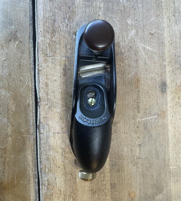 Veritas screw block plane with adjustable throat and adjustable fence. PMV 11