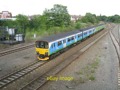 Foto 6x4 Class 150 Anflüge Bahnsteig 2 Acock's Green Cross-City Service c2011