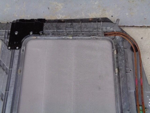 BMW 525i E34 1989 marco de montaje de techo corredizo con cubierta de elevación deslizante y pantalla OEM Foto 4 de 4