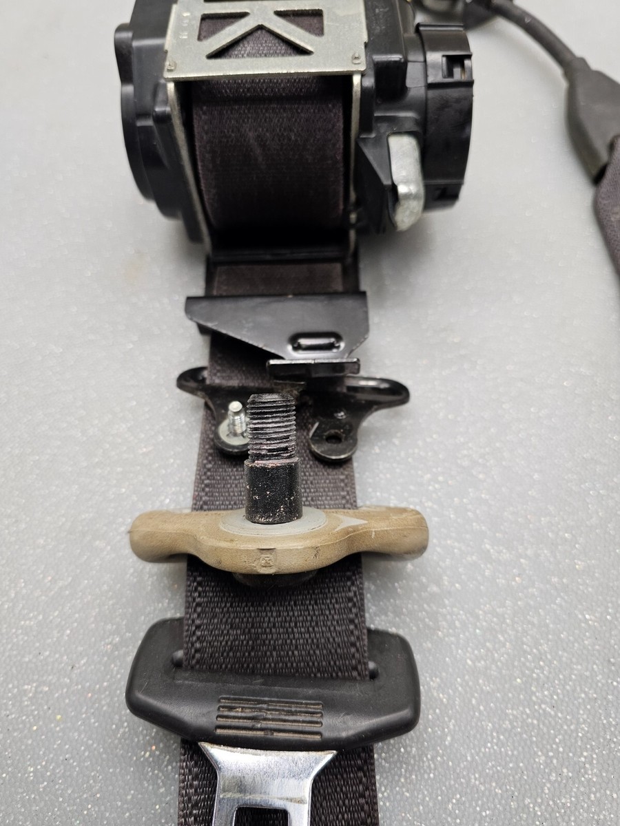 2013-2016 Ford Fusion SE S Front Left Driver Seat Belt Buckle Assembly