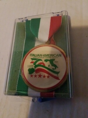 VINTAGE RARE ITALIAN AMERICAN ASSOCIATION LUZERNE COUNTY MEDAL RIBBON IN BOX 