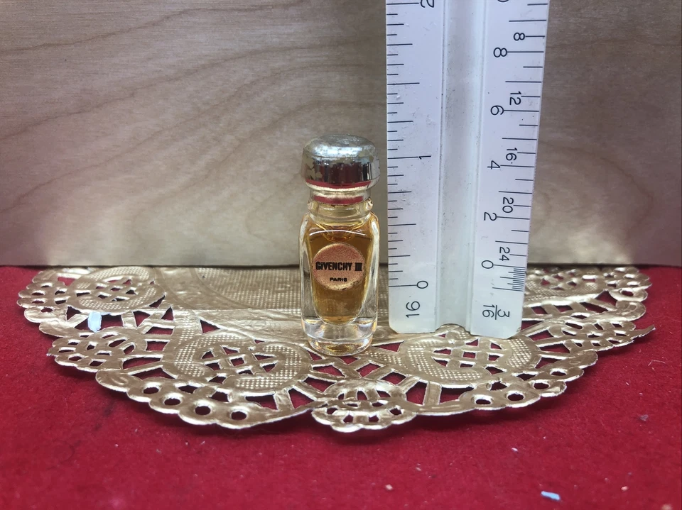 Givenchy III París Francia Vintage Eau de Parfum (2 ml) micro mini Foto 3 de 3