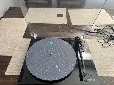Music Hall MMF-2.2 Turntable with Rolls VP29 Phono Preamp