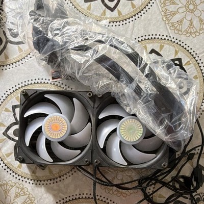 Cooler Master Liquid CPU Cooler Dual 120mm Fans Black White