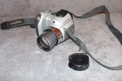 Digital Camera - Konica Minolta Dimage Z3 4.0 Mega Pixels 12 x Op Zoom in vgc