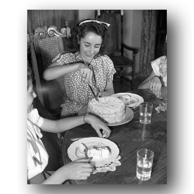 Elizabeth Taylor Photo 8x10 Dinner Table Home Los Angeles 1947