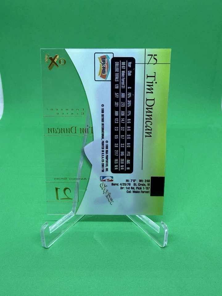 Skybox EX 2001 1998 novato Tim Duncan #75 miembro del Salón de la Fama de los San Antonio Spurs Foto 2 de 2