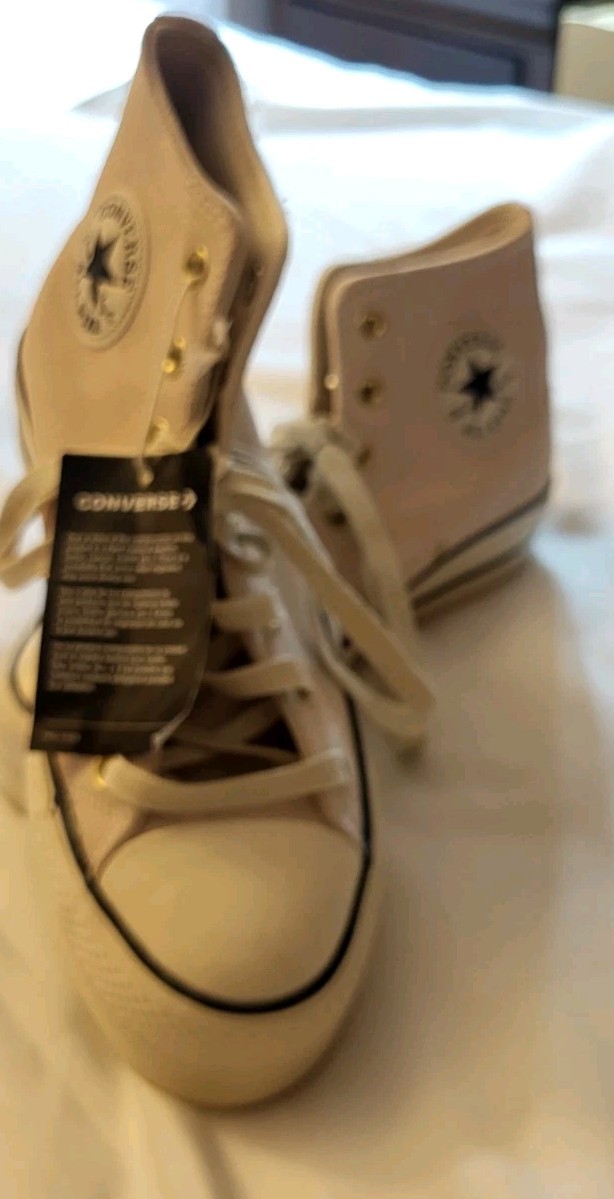 Converse Chuck Taylor All Star Womens  Beige Platform Suede Sneakers NEW Size 9 thumbnail 3