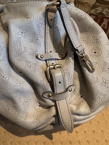 Autentica borsa Louis Vuitton Monogram Mahina Shoudler in pelle bianca avorio - Foto 3 di 15