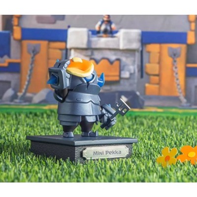 Mini Pekka フィギュア　クラロワ　Clash e s-l400.jpg