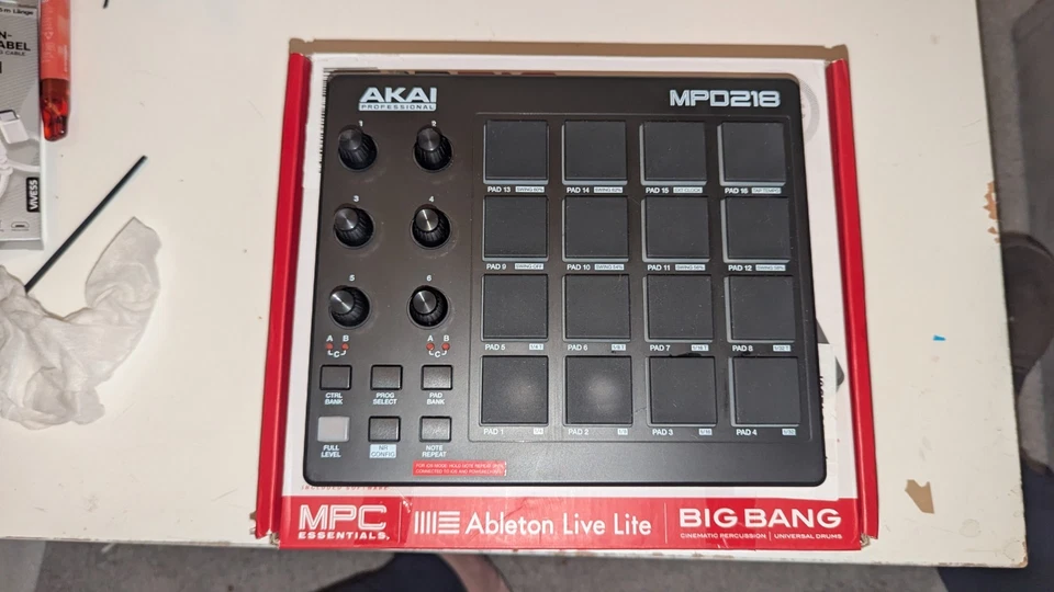 AKAI MPD218 Pad MIDI Controller USB DAW Ableton Live OVP Launchpad MPC Presonus - Bild 2 von 4