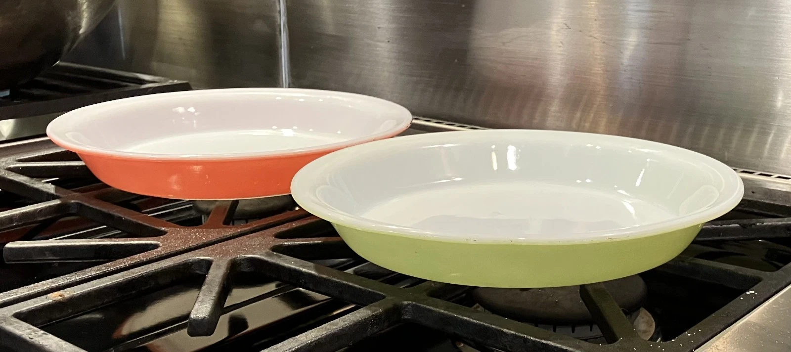 Vintage PYREX 909 9" yellow, rex Pie Plates Set Of 2