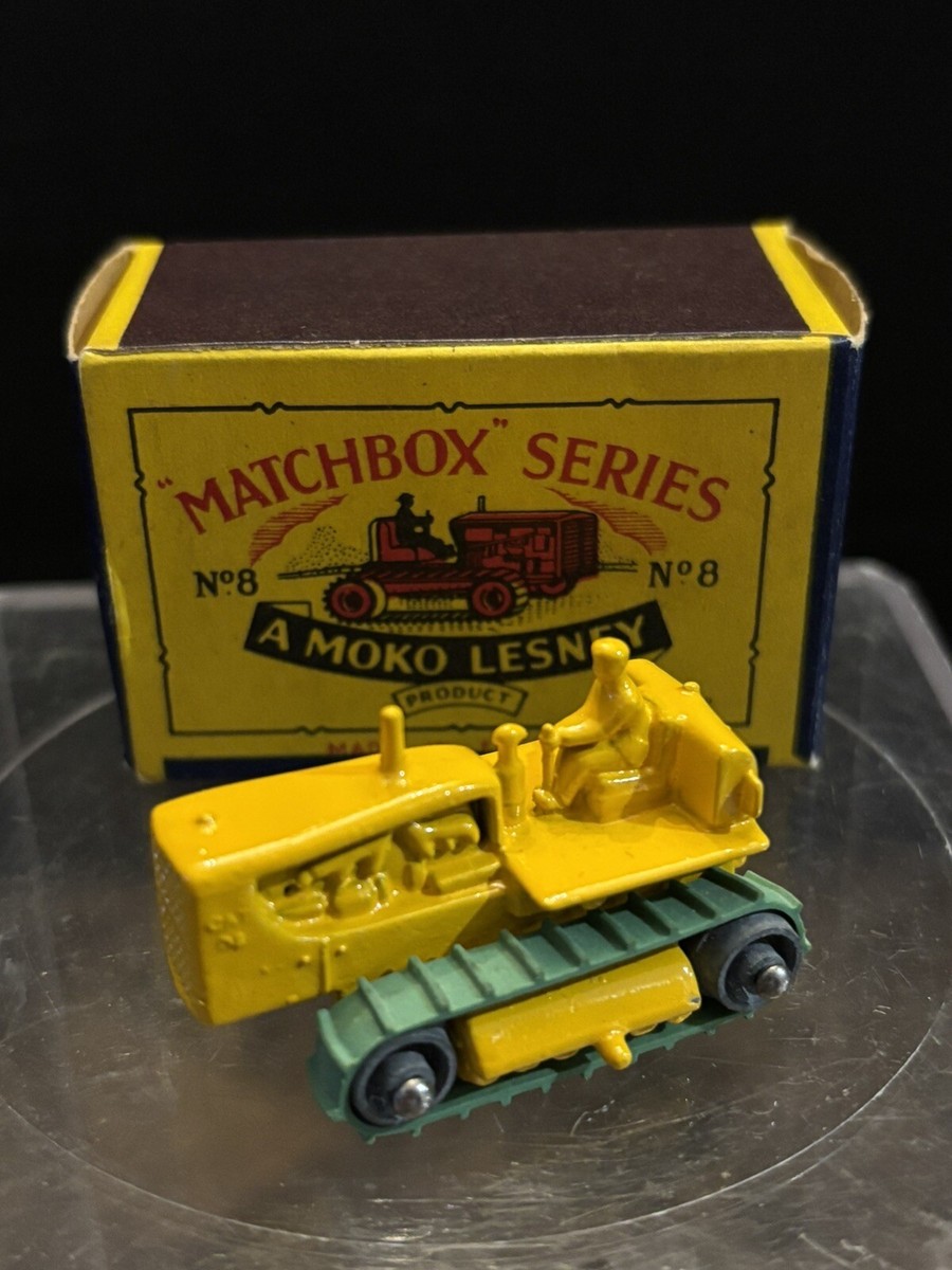 Vintage MATCHBOX No 8 MOKO LESNEY Caterpillar Tractor Minty