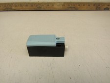 SIEMENS 3SE5232-0CC05  POSITION SWITCH, NEW NOT IN THE BOX !MAKE OFFER!