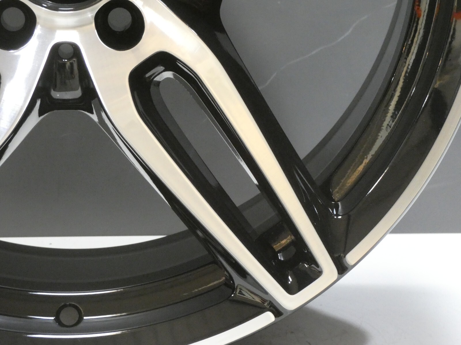 Genuine MERCEDES E Class W213 AMG Alloy Rear 9 X 19 A2134012100  